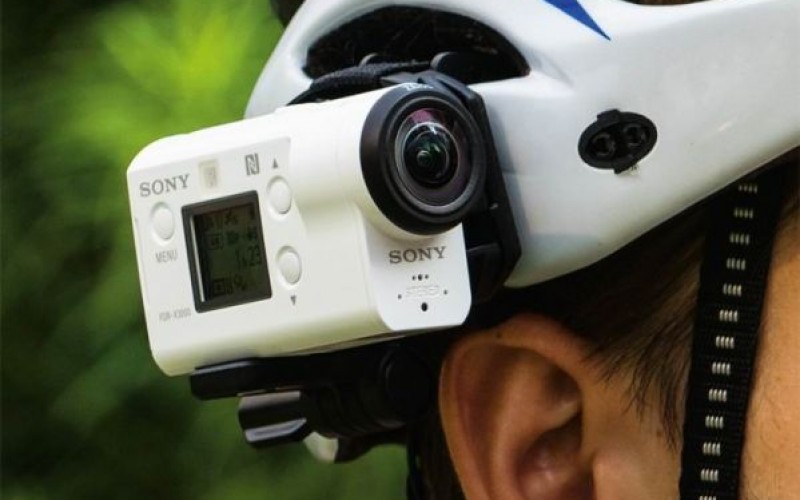 Екшън камерата Sony FDR-X3000R използва стабилизиране на изображението