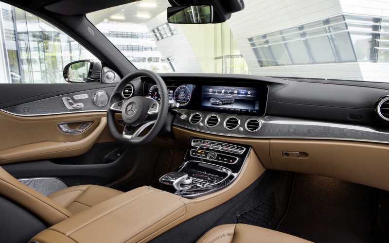 Continental превръща телефона в ключ за новата Е-класа на Mercedes-Benz