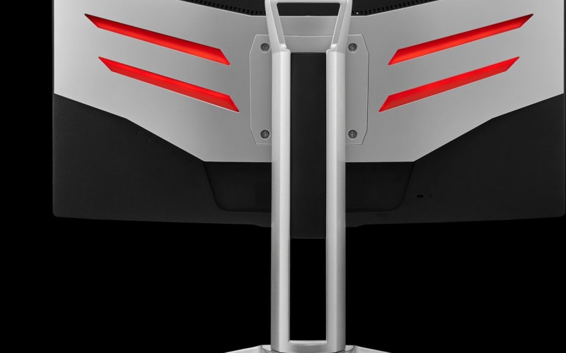 AOC AGON AG272FCX6 свързва играчите с играта със 165 Hz честота на опресняване и 1800 мм извивка