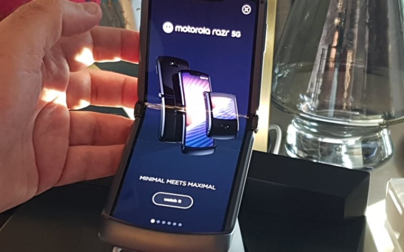 Motorola представи новия си флагман razr 5G на специално събитие