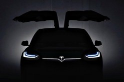 Новия Tesla Model X е с бутон за „защита от биологично оръжие“