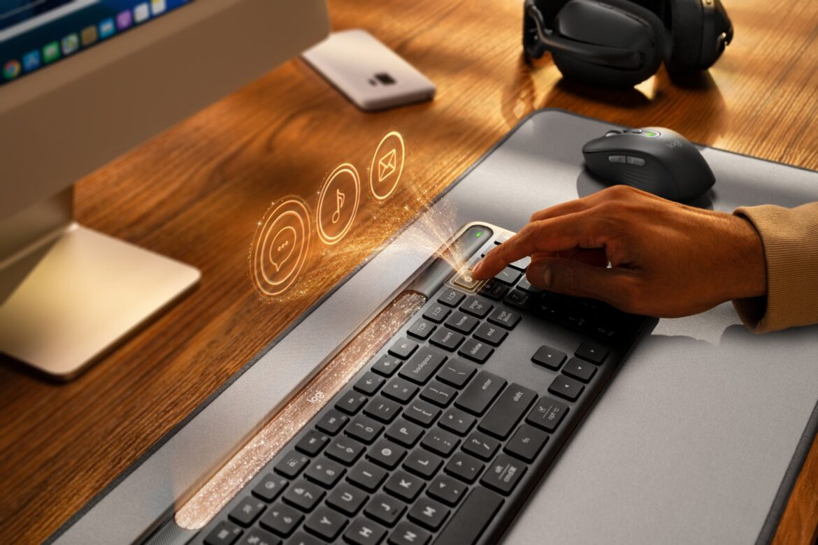 Новата клавиатура Logitech Signature Slim Solar+ K980 работи до 4 месеца без зареждане