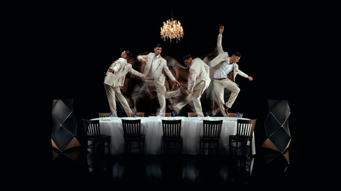 BANG & OLUFSEN стана на 100