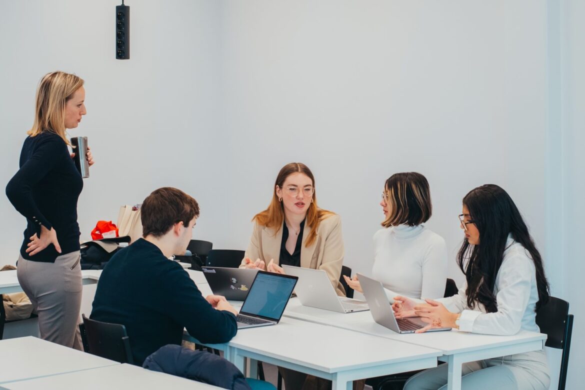 Водещи европейски университети по приложни науки представиха възможности за обучение и студентски опит