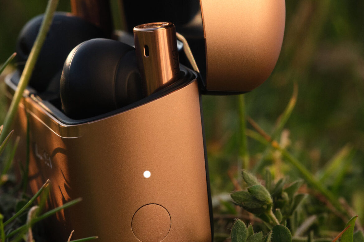 Bang & Olufsen представя BEO GRACE в цвят HONEY