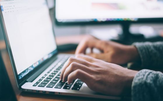 Как AI променя ролята на CRM към активен помощник в продажбите